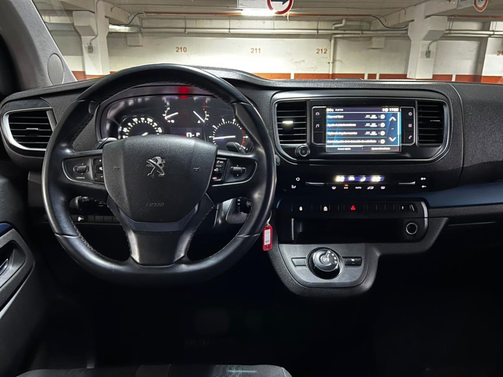 PEUGEOT TRAVELLER L3 BLUE HDI 2.0 AT 2021 - Imagen 9 de 10