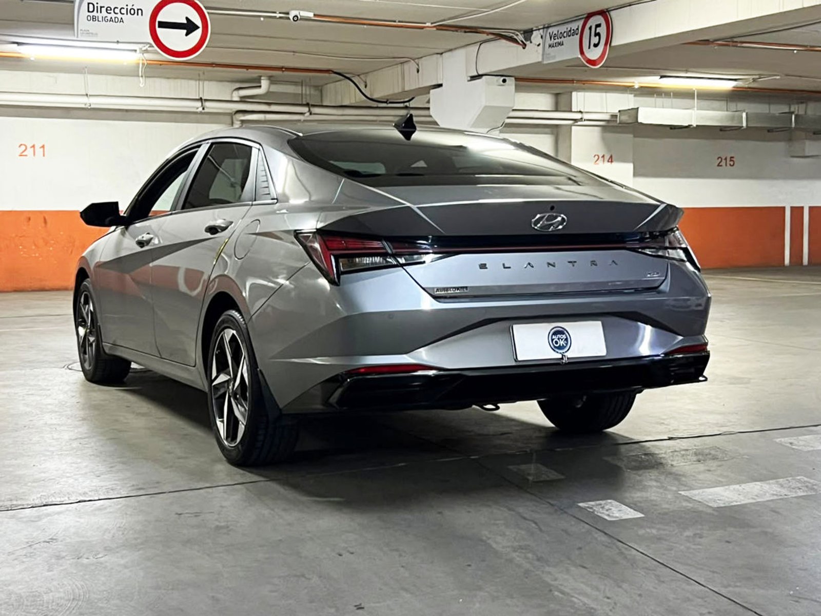 Hyundai Elantra 2022 - Foto 4 de 20
