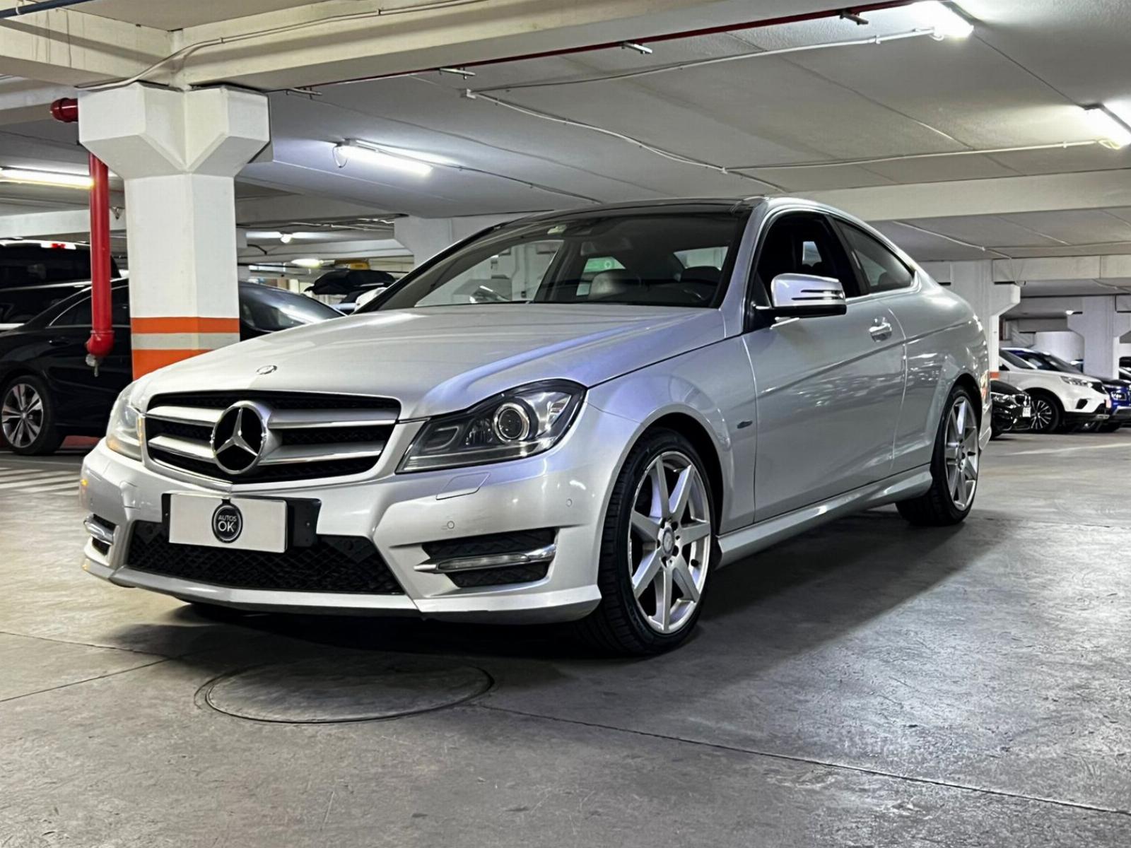 Mercedes-Benz C250 COUPE 2012 - Foto 2 de 10