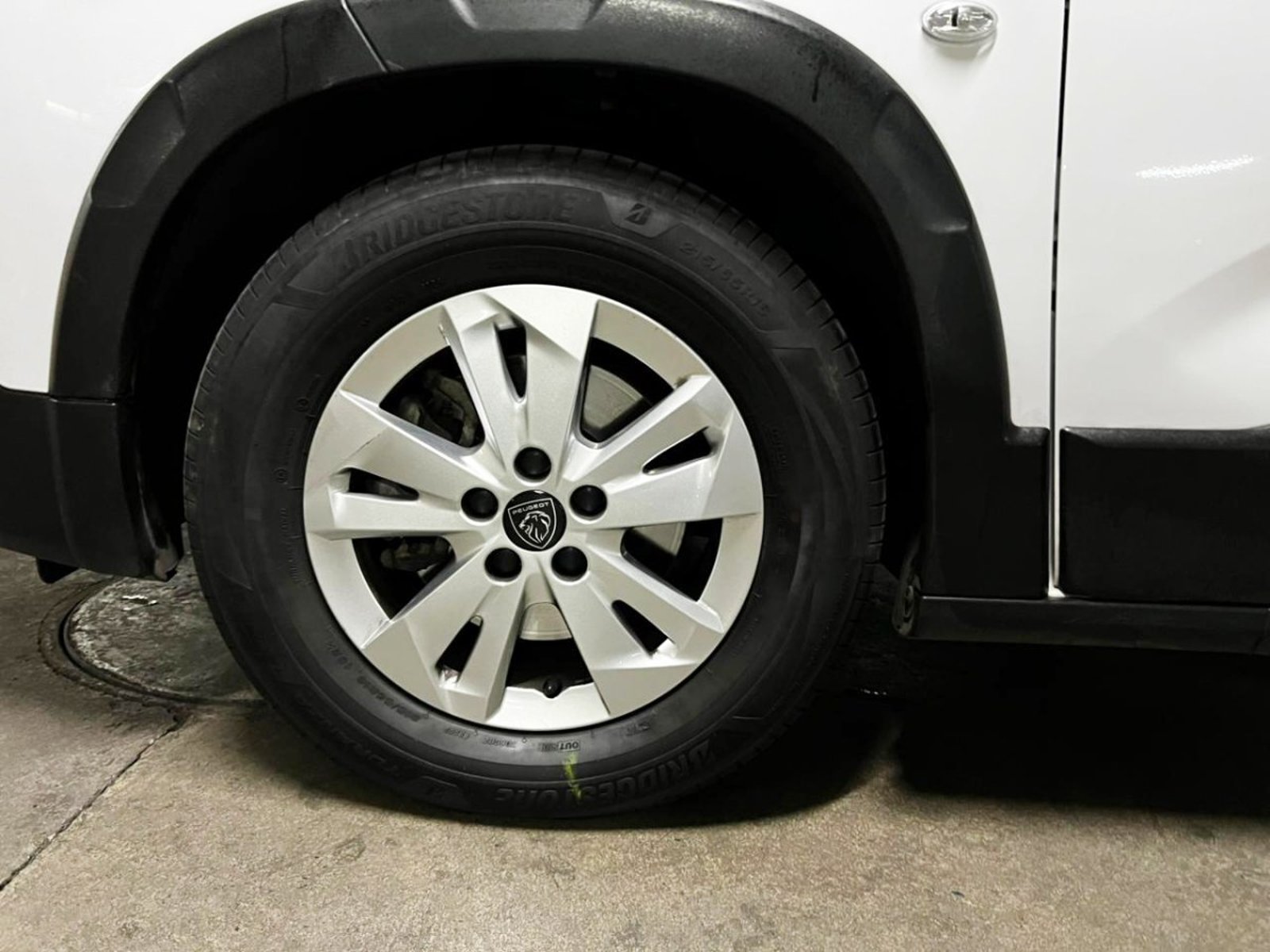 PEUGEOT RIFTER ALLURE 4X2 1.5 AUT 2025 - Imagen 8 de 10