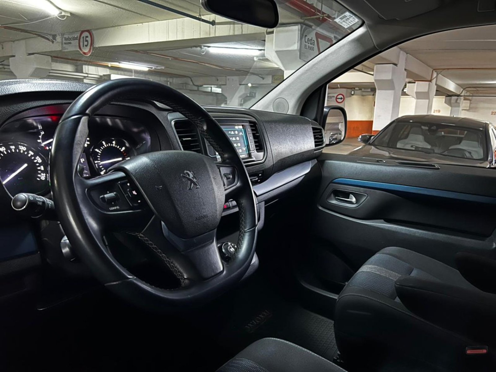 PEUGEOT TRAVELLER L3 BLUE HDI 2.0 AT 2021 - Imagen 8 de 10
