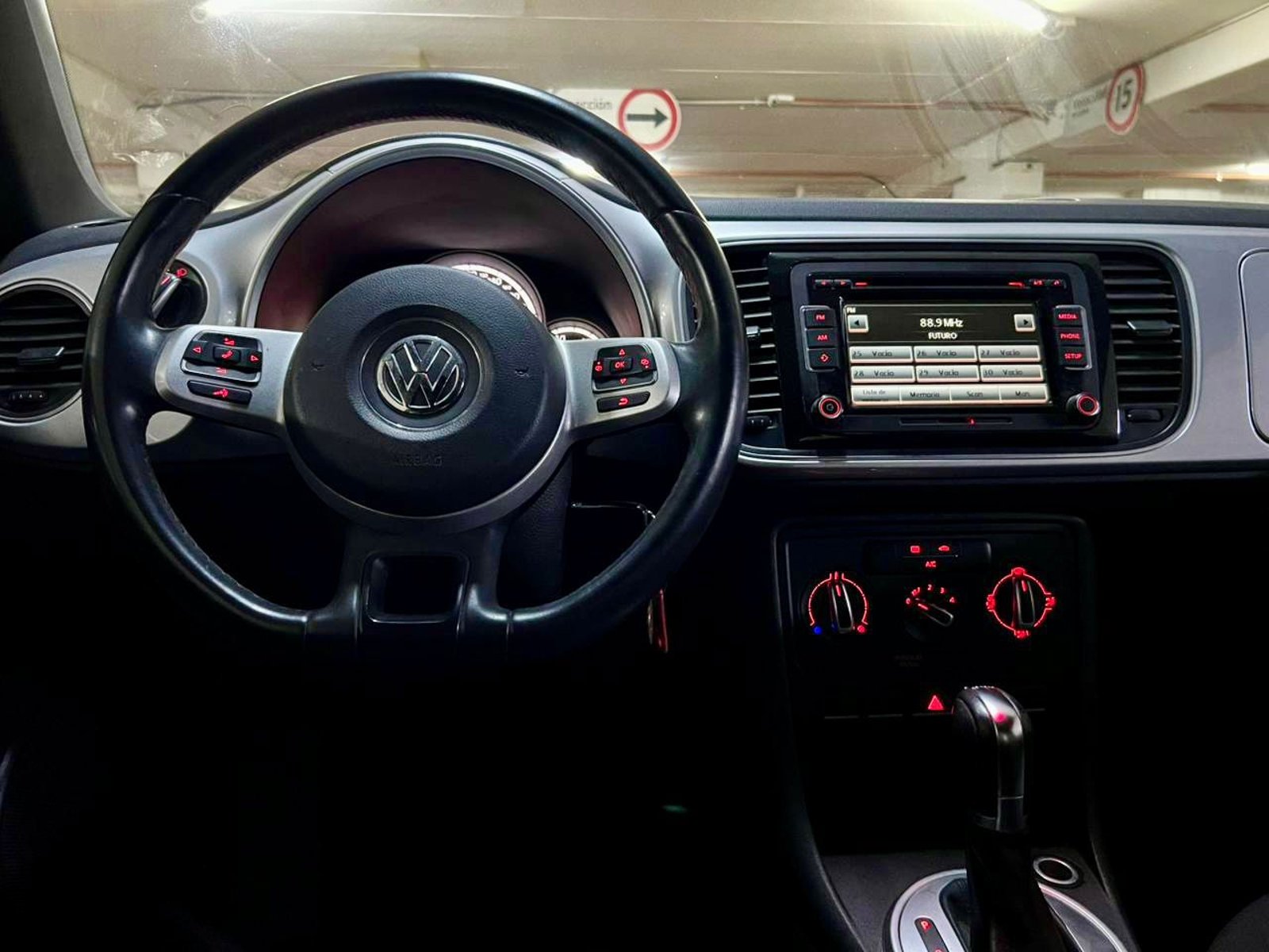 Volkswagen Beetle 2015 - Imagen 11 de 20