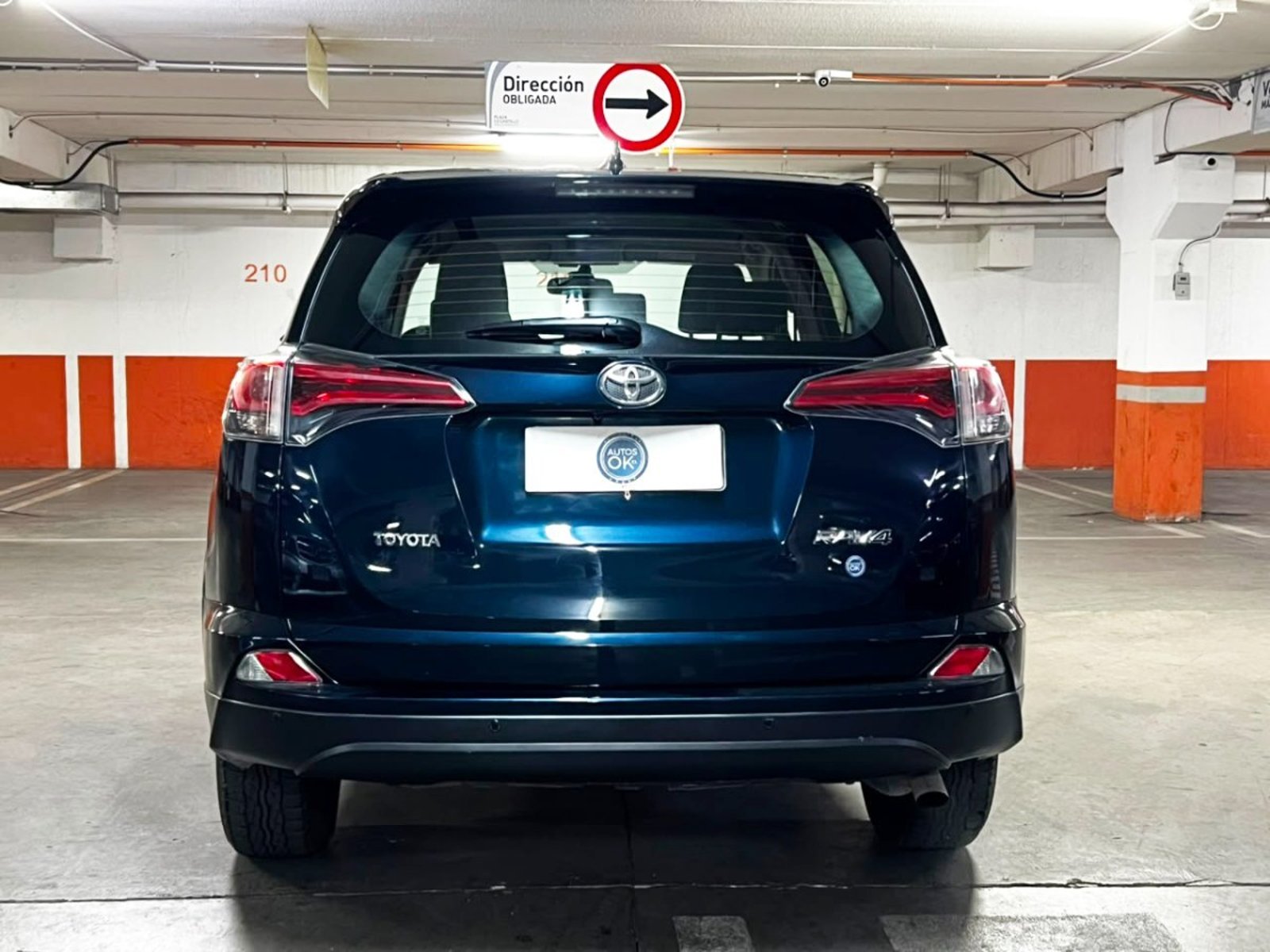 TOYOTA RAV 4 2.0 LUJO MT 4x2 2018 - Foto 5 de 10