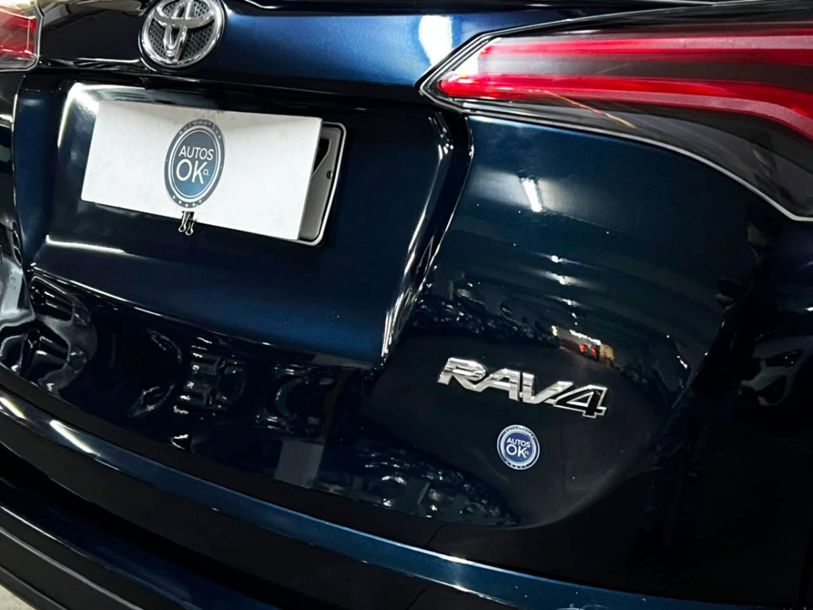 TOYOTA RAV 4 2.0 LUJO MT 4x2 2018 - Imagen 7 de 10