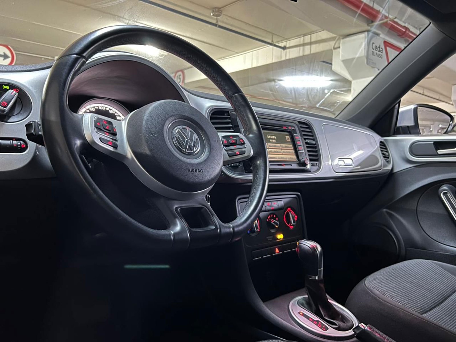Volkswagen Beetle 2015 - Imagen 10 de 20
