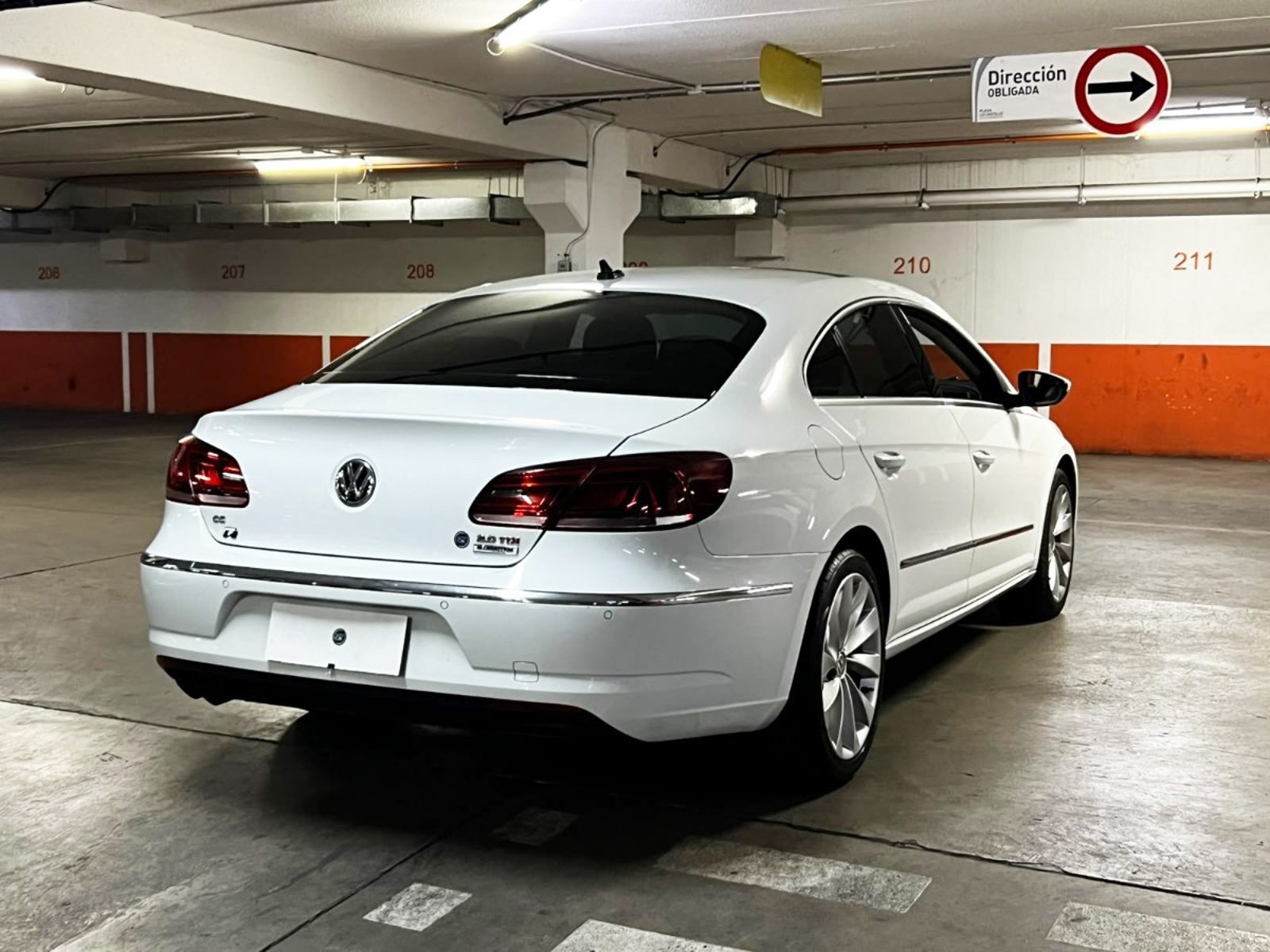 VOLKSWAGEN PASSAT 2.0 TDI DSG 2018 - Imagen 6 de 10