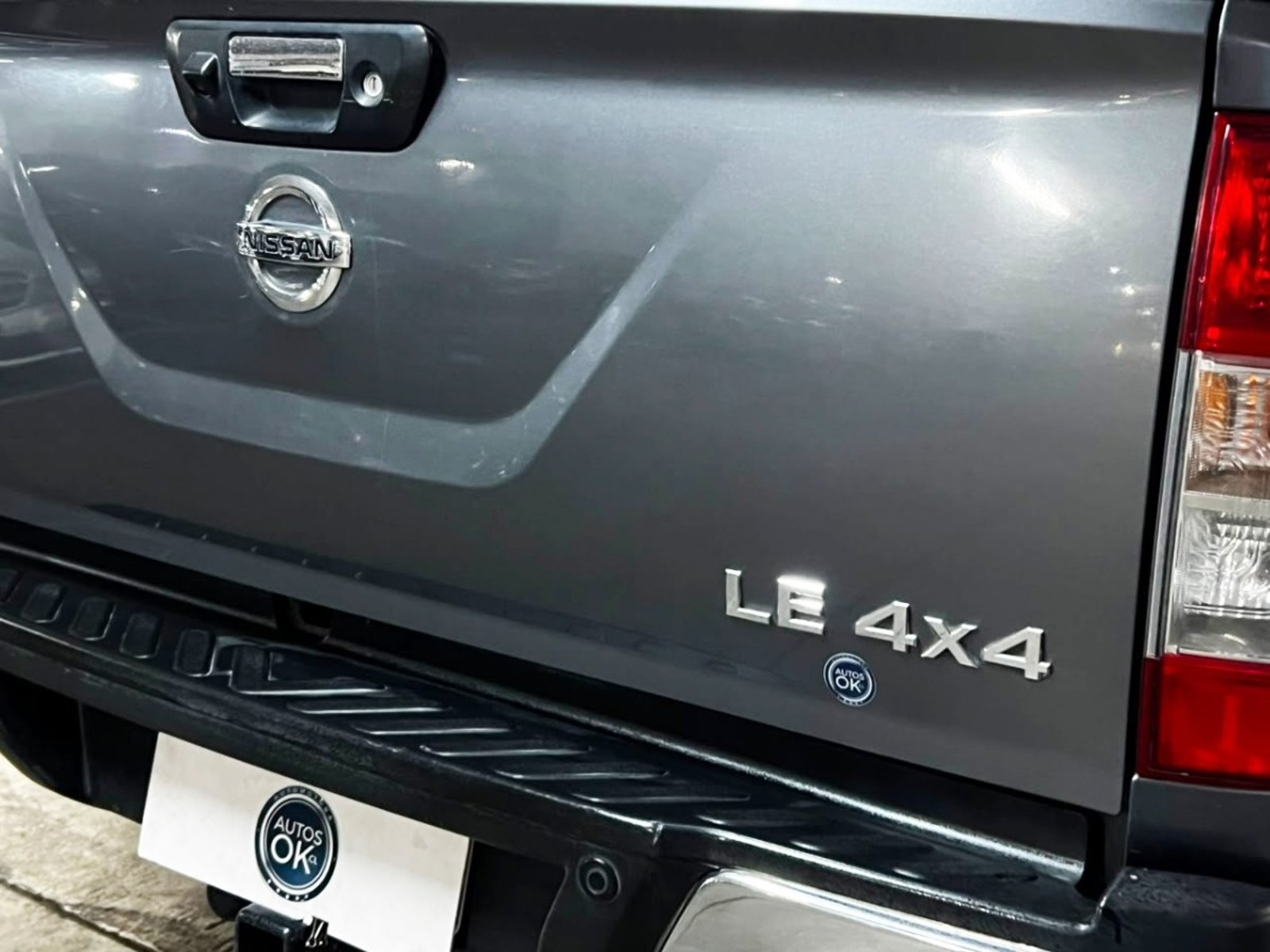 NISSAN NP300 LE 2.3 4x4 MT 2015 - Imagen 9 de 10