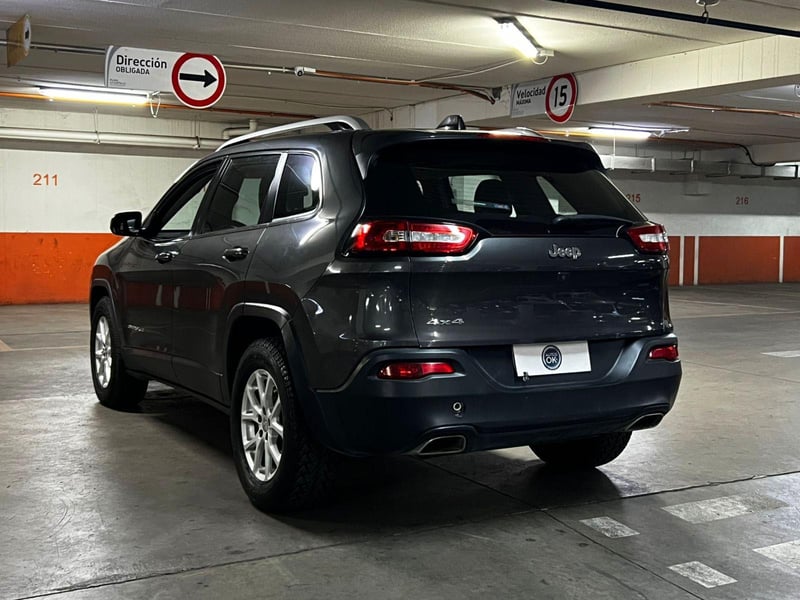Jeep CHEROKEE 3.2 LIMITED 4X4 AT 5P 2018 - Imagen 6 de 10