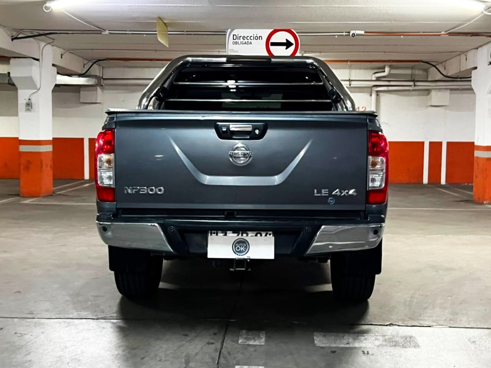 Nissan NP300 LE 2.3 4x4 MT 2015 - Foto 5 de 10