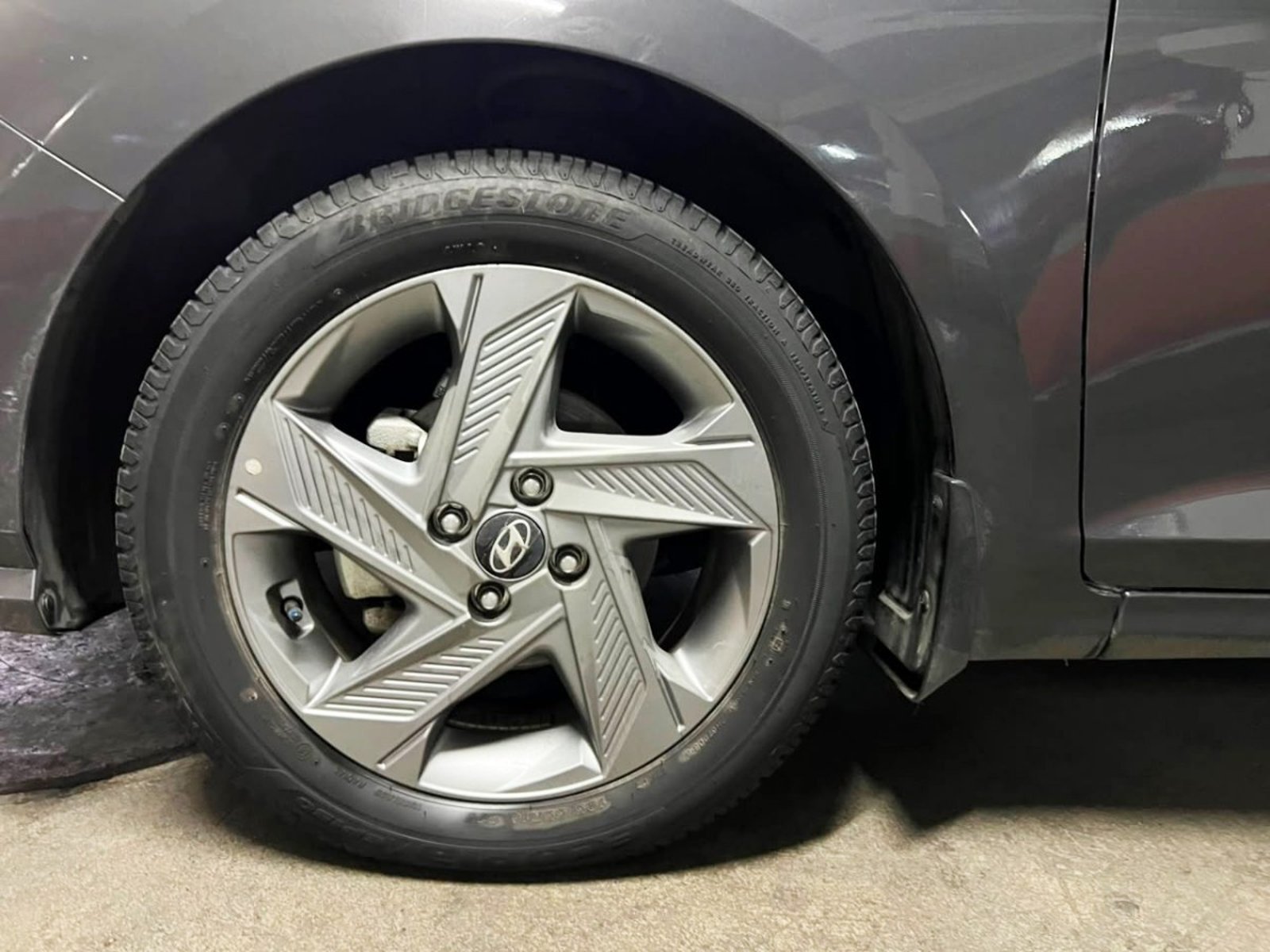 Hyundai ACCENT 1.6 HCI VALUE AT 2023 - Imagen 8 de 10