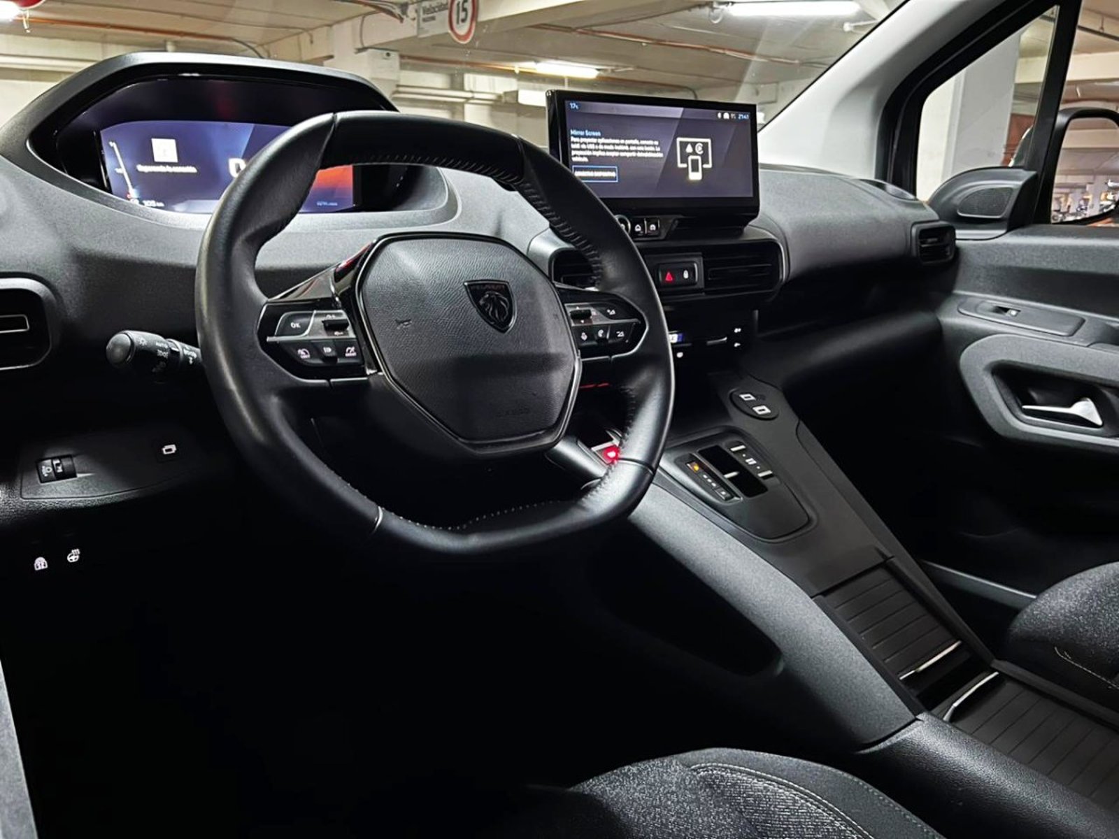 PEUGEOT RIFTER ALLURE 4X2 1.5 AUT 2025 - Imagen 9 de 10