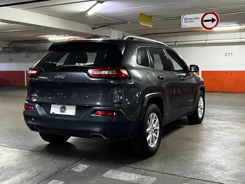Jeep CHEROKEE 3.2 LIMITED 4X4 AT 5P 2018 - Imagen 4 de 10