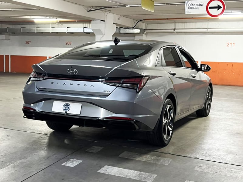 Hyundai Elantra 2022 - Imagen 6 de 20