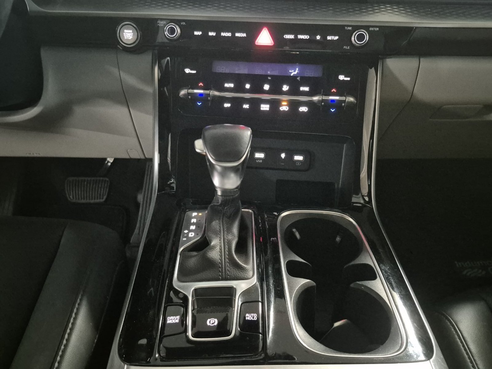 KIA CARNIVAL 2.2 DSL Auto EX 2024 - Imagen 6 de 10