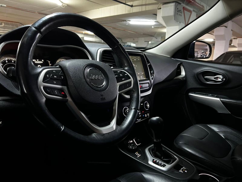 Jeep CHEROKEE 3.2 LIMITED 4X4 AT 5P 2018 - Imagen 9 de 10