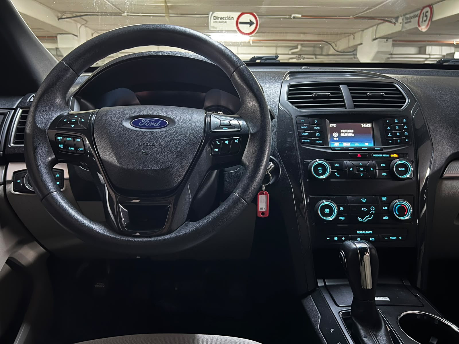 Ford Explorer 2019 - Imagen 12 de 20