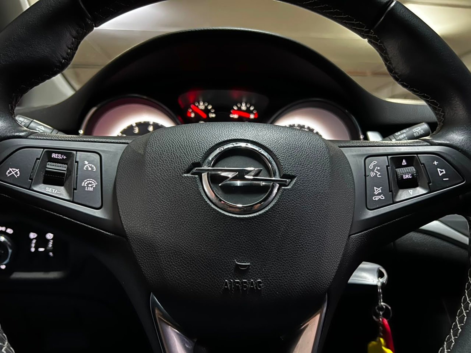 Opel Astra 2020 - Imagen 12 de 20