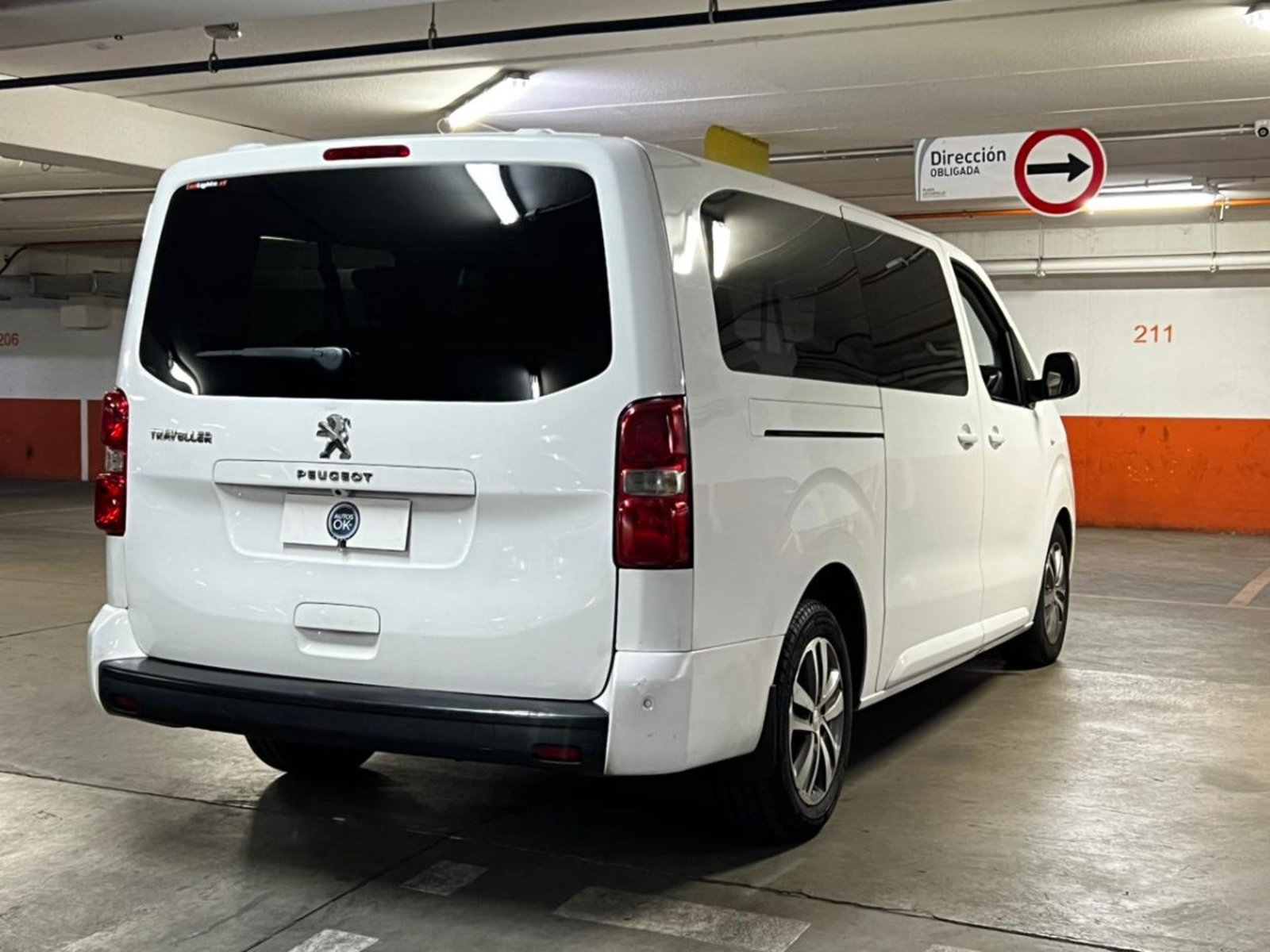 PEUGEOT TRAVELLER L3 BLUE HDI 2.0 AT 2021 - Imagen 6 de 10