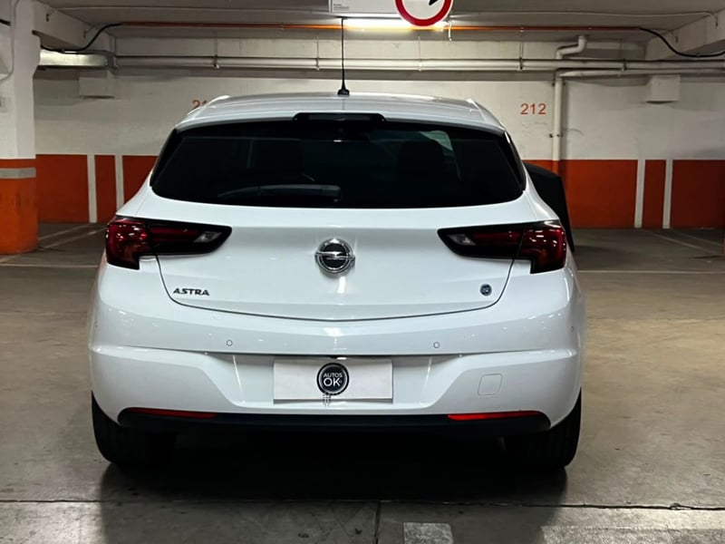 Opel Astra 2020 - Imagen 6 de 20