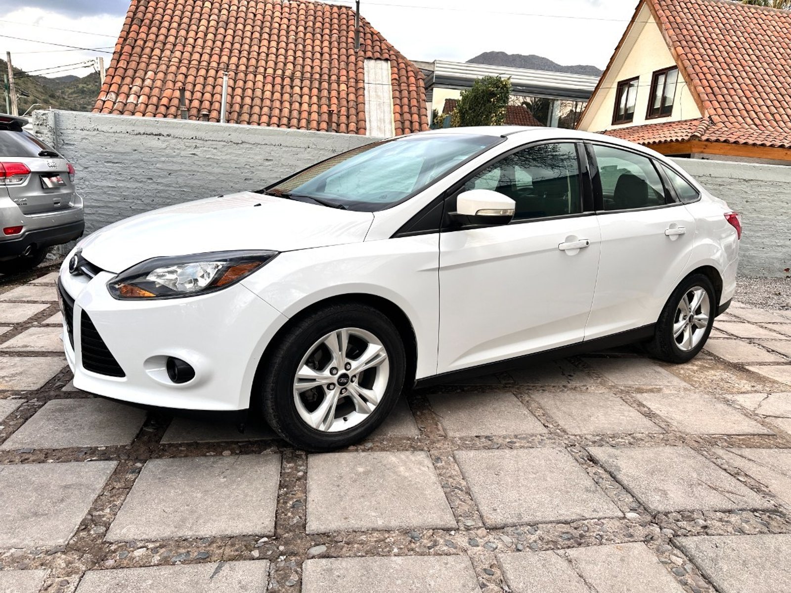 Ford FOCUS 2.0 SEDAN 2014 - Foto 4 de 10