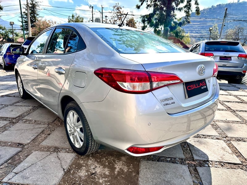 Toyota YARIS GLI CVT 1.5 AUTOMATICO 2020 - Imagen 6 de 10