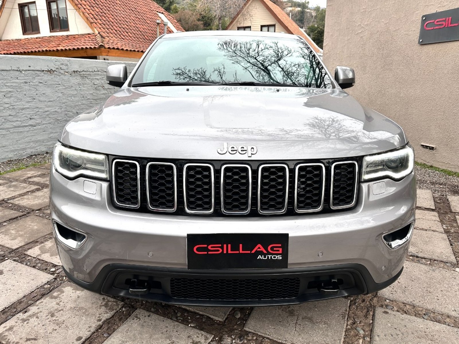 Jeep GRAND CHEROKEE LAREDO 4X4 2017 - Foto 2 de 10