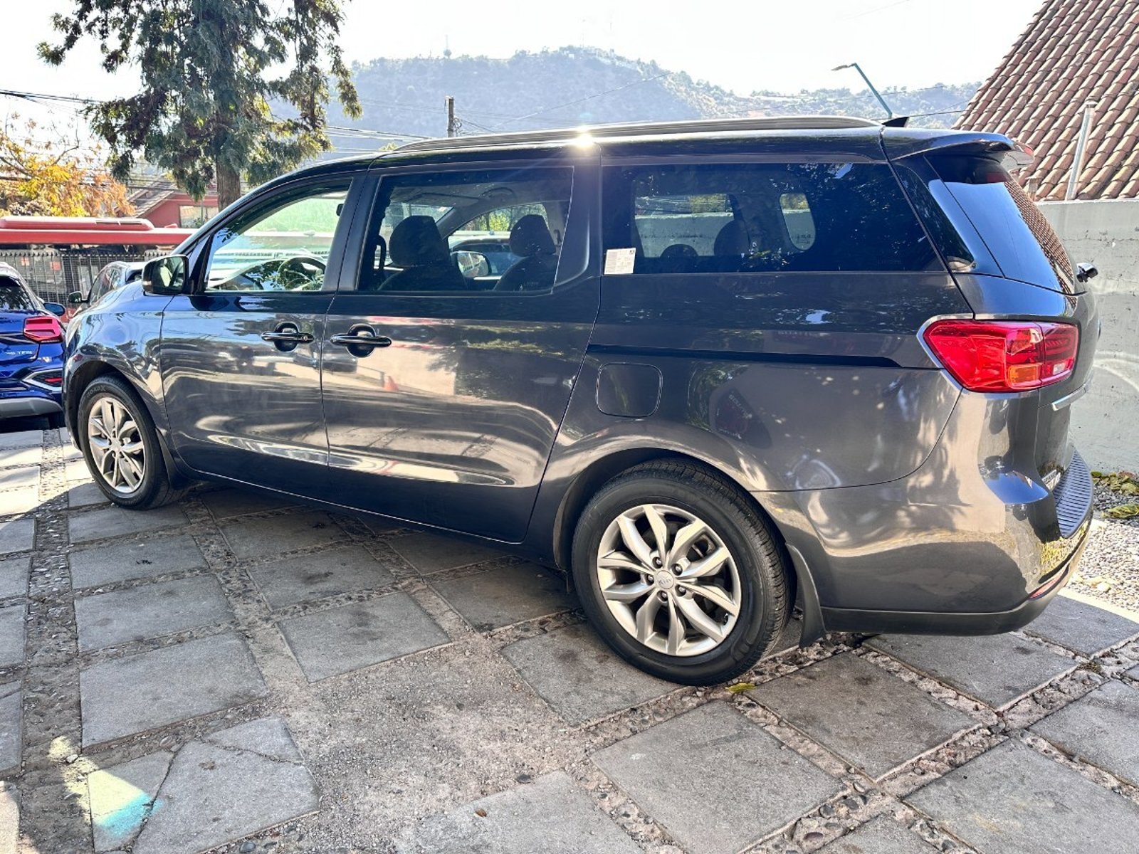 KIA GRAND CARNIVAL EX 3.3 Automática 2019 - Imagen 5 de 10