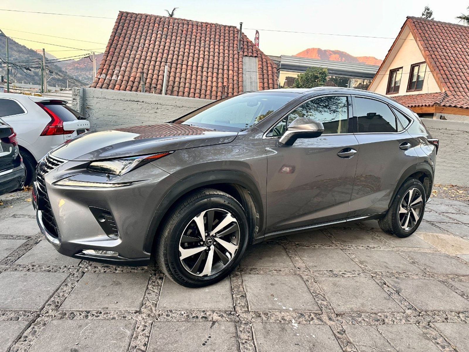 Lexus NX 300 LUJO 4x4 2019 - Foto 4 de 10