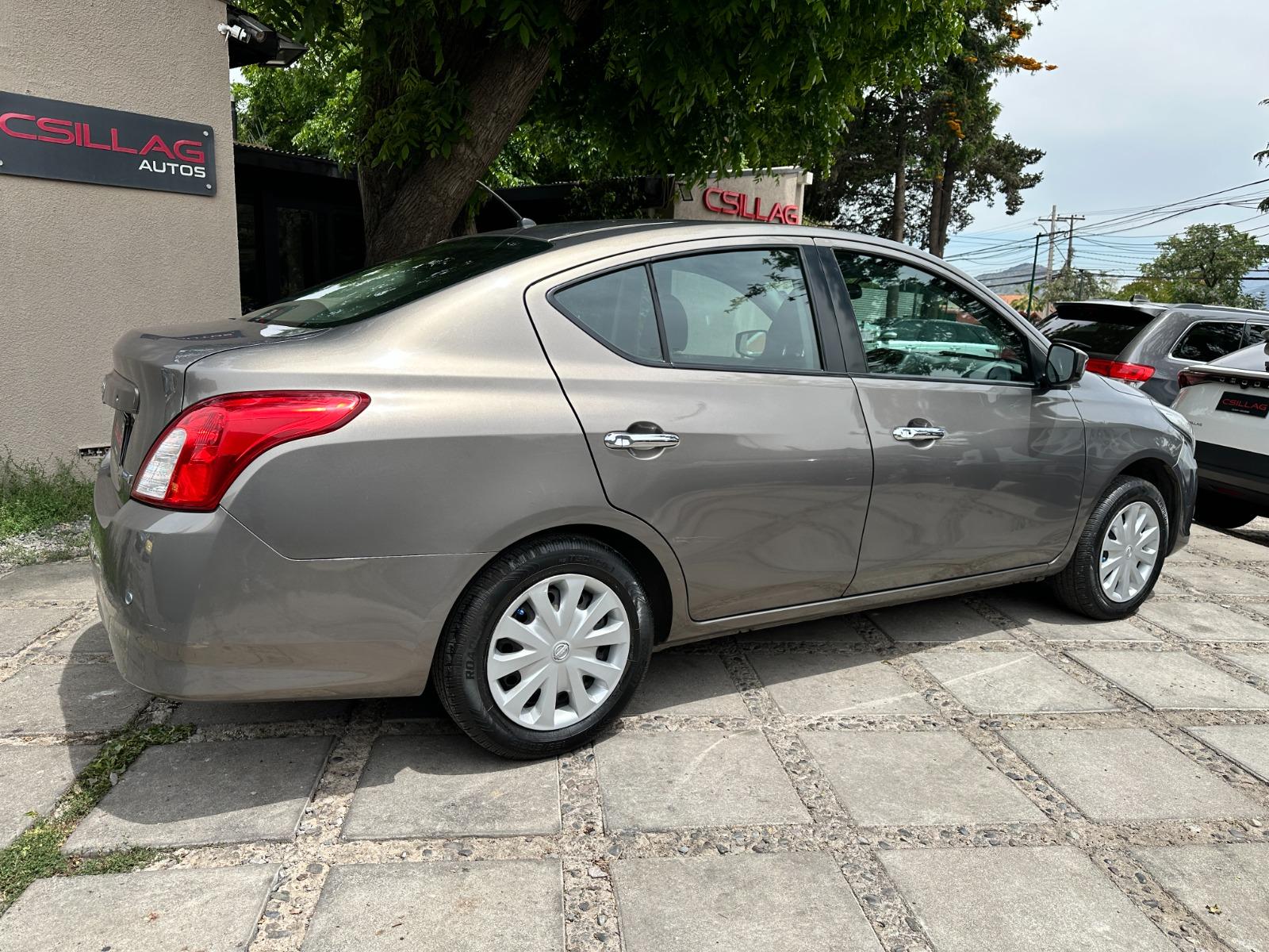 NISSAN VERSA Sense 1.6 2015 - Imagen 8 de 10