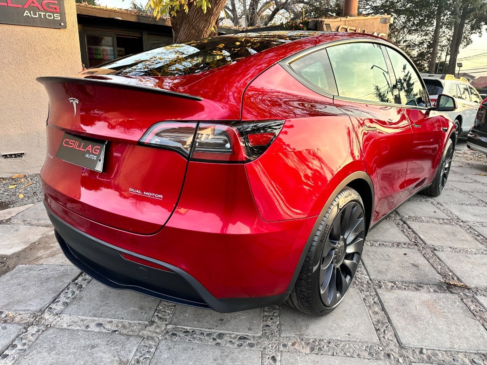 TESLA MODEL Y PERFORMANCE 4X4 2025 - Imagen 9 de 10