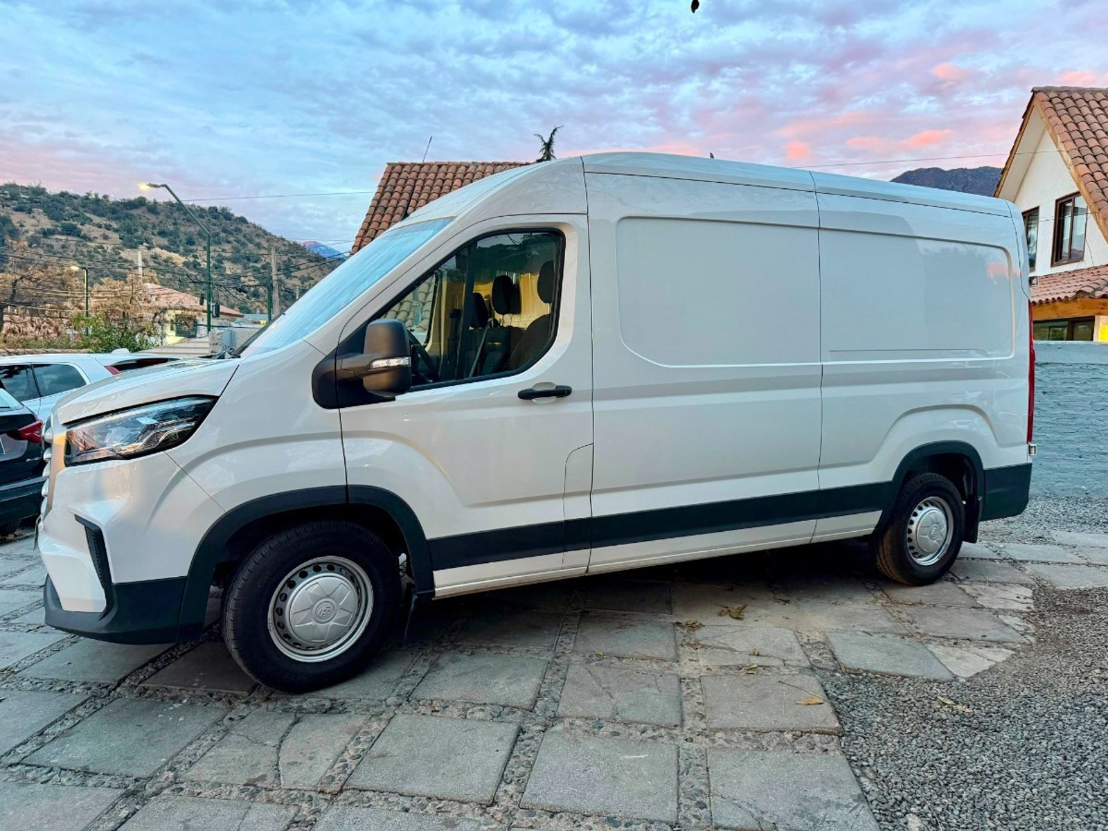 MAXUS DELIVER9 CARGO L3H2 DIESEL 2.0 2026 - Foto 4 de 10
