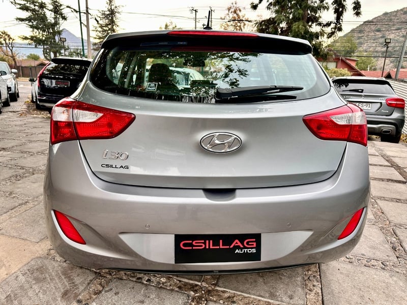 Hyundai I30 GLS 1.8 FULL AUTOMATICO 2014 - Imagen 7 de 10