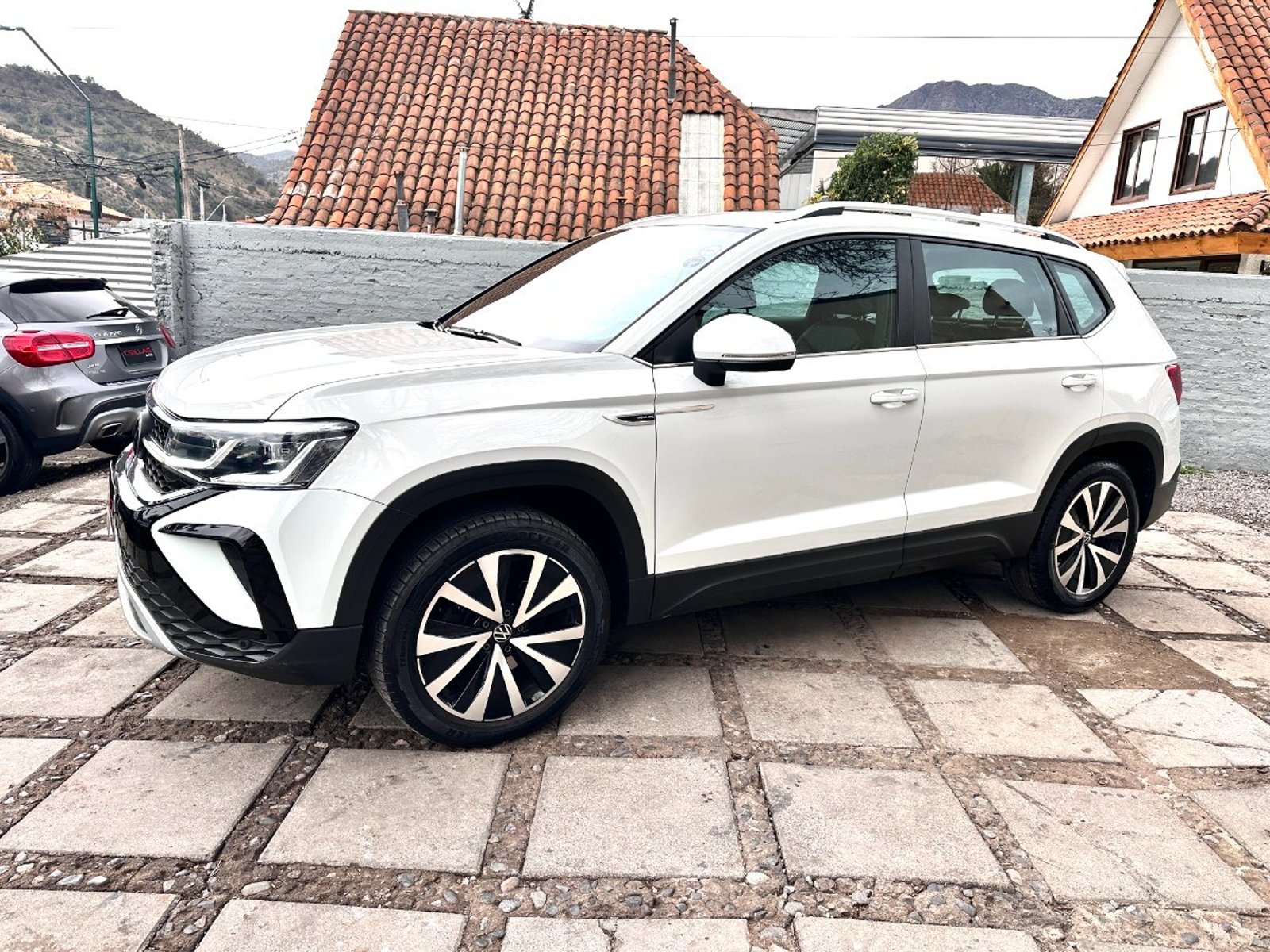 Volkswagen TAOS HIGHLINE TSI 250 2022 - Imagen 4 de 10