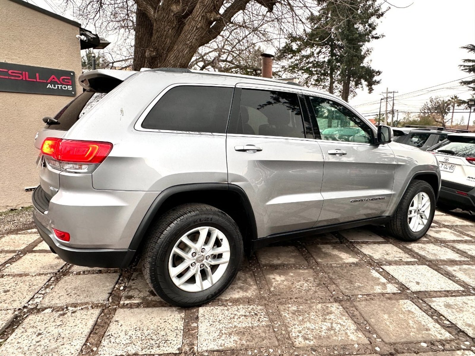 Jeep GRAND CHEROKEE LAREDO 4X4 2017 - Imagen 9 de 10