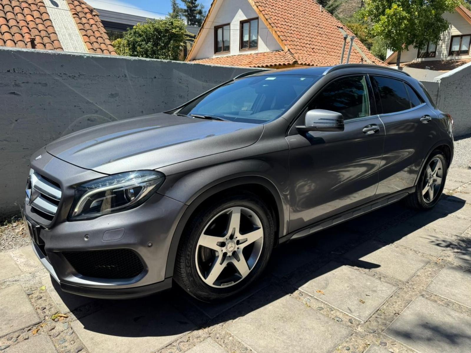 Mercedes-Benz GLA 220 D 4Matic Diesel 4x4 2015 - Foto 2 de 10