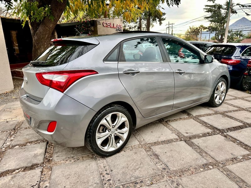Hyundai I30 GLS 1.8 FULL AUTOMATICO 2014 - Imagen 9 de 10