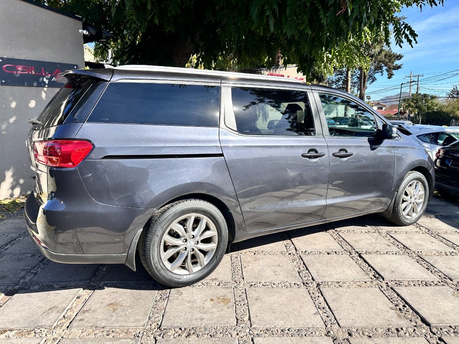 KIA GRAND CARNIVAL EX 3.3 Automática 2019 - Imagen 9 de 10