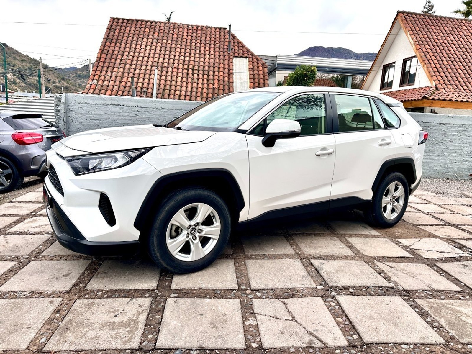 Toyota RAV 4 LE CVT 2.0 AUTOMATICO 2020 - Foto 4 de 10