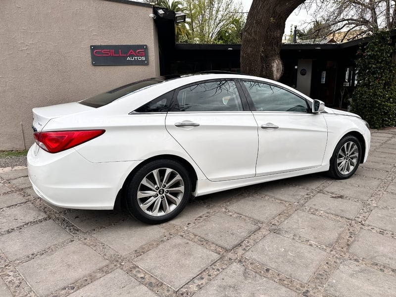 Hyundai SONATA GLS 2.0 FULL 2013 - Imagen 9 de 10