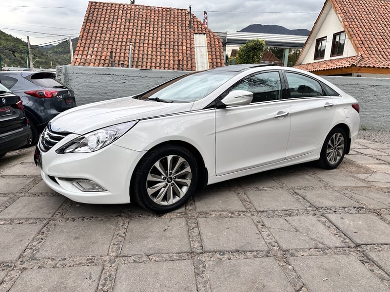 Hyundai SONATA GLS 2.0 FULL 2013 - Imagen 4 de 10