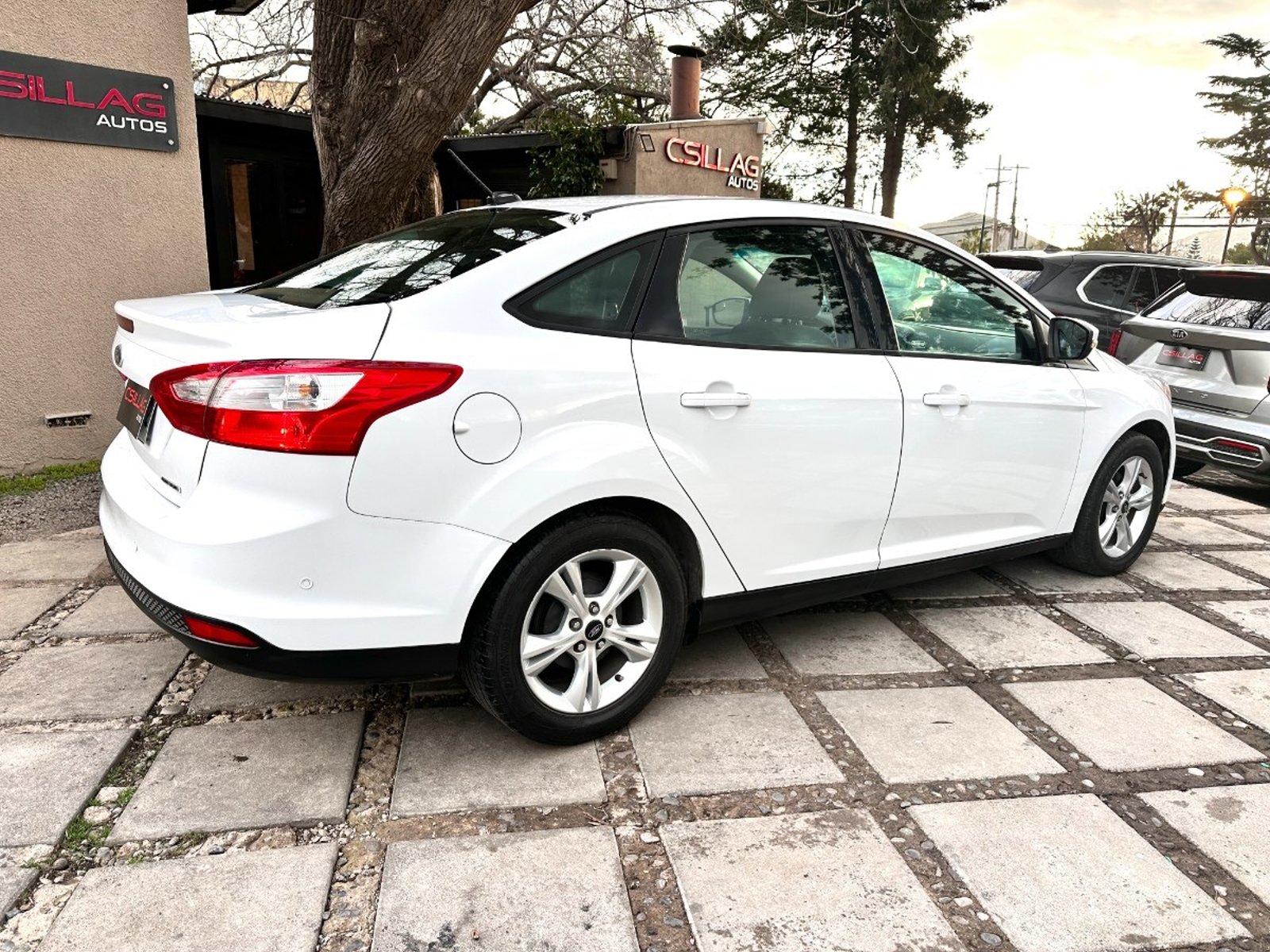 Ford FOCUS 2.0 SEDAN 2014 - Imagen 9 de 10