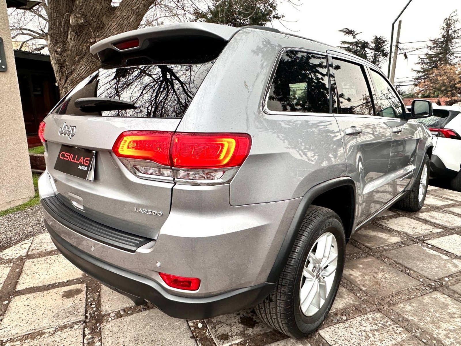 Jeep GRAND CHEROKEE LAREDO 4X4 2017 - Imagen 8 de 10