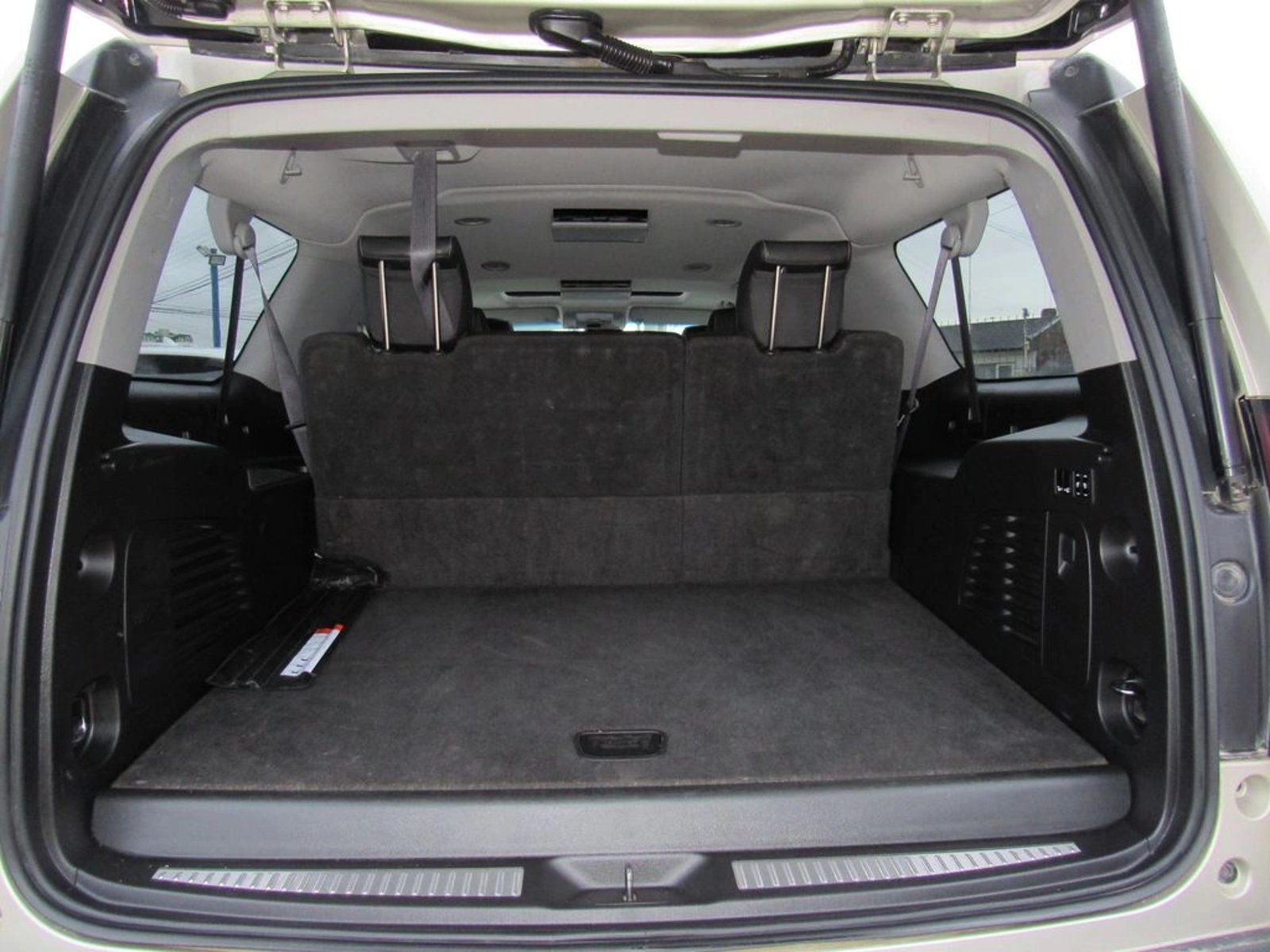 CHEVROLET SUBURBAN 4WD SU 5.3 2016 - Imagen 16 de 17