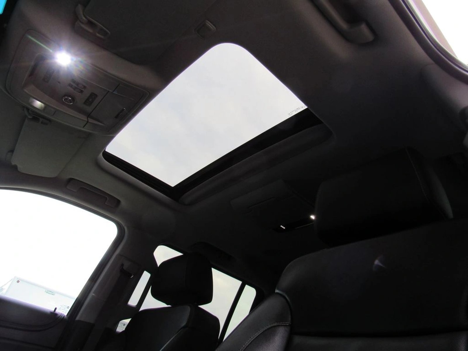 CHEVROLET SUBURBAN 4WD SU 5.3 2016 - Imagen 17 de 17