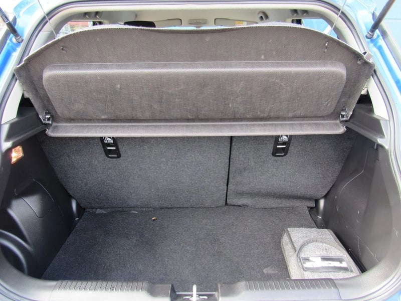 Suzuki SWIFT GLX 2WD 1.2 2019 - Imagen 17 de 18