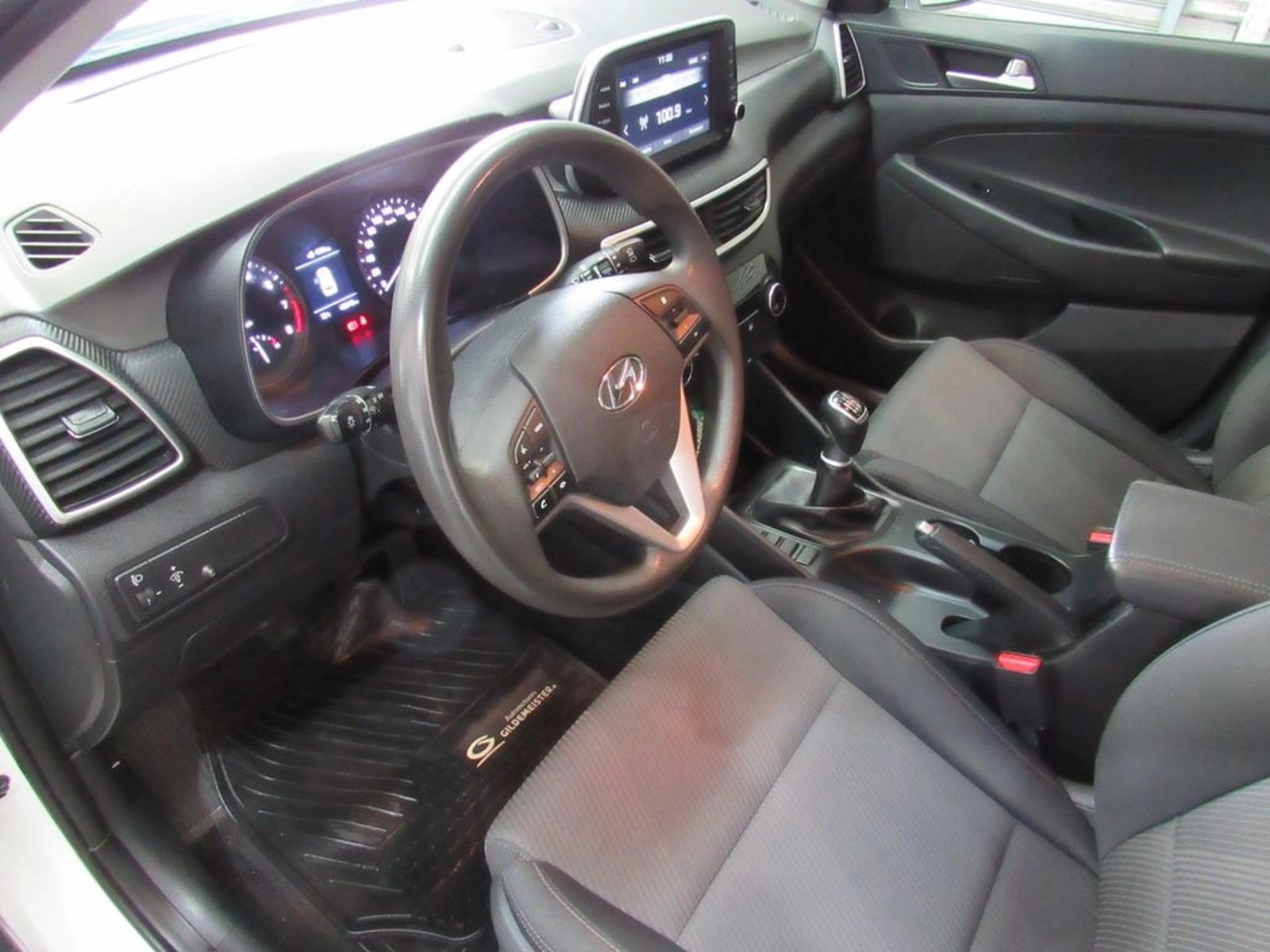 HYUNDAI TUCSON 2.0 GL DIESEL 4X2 AT 5P 2021 - Imagen 9 de 11