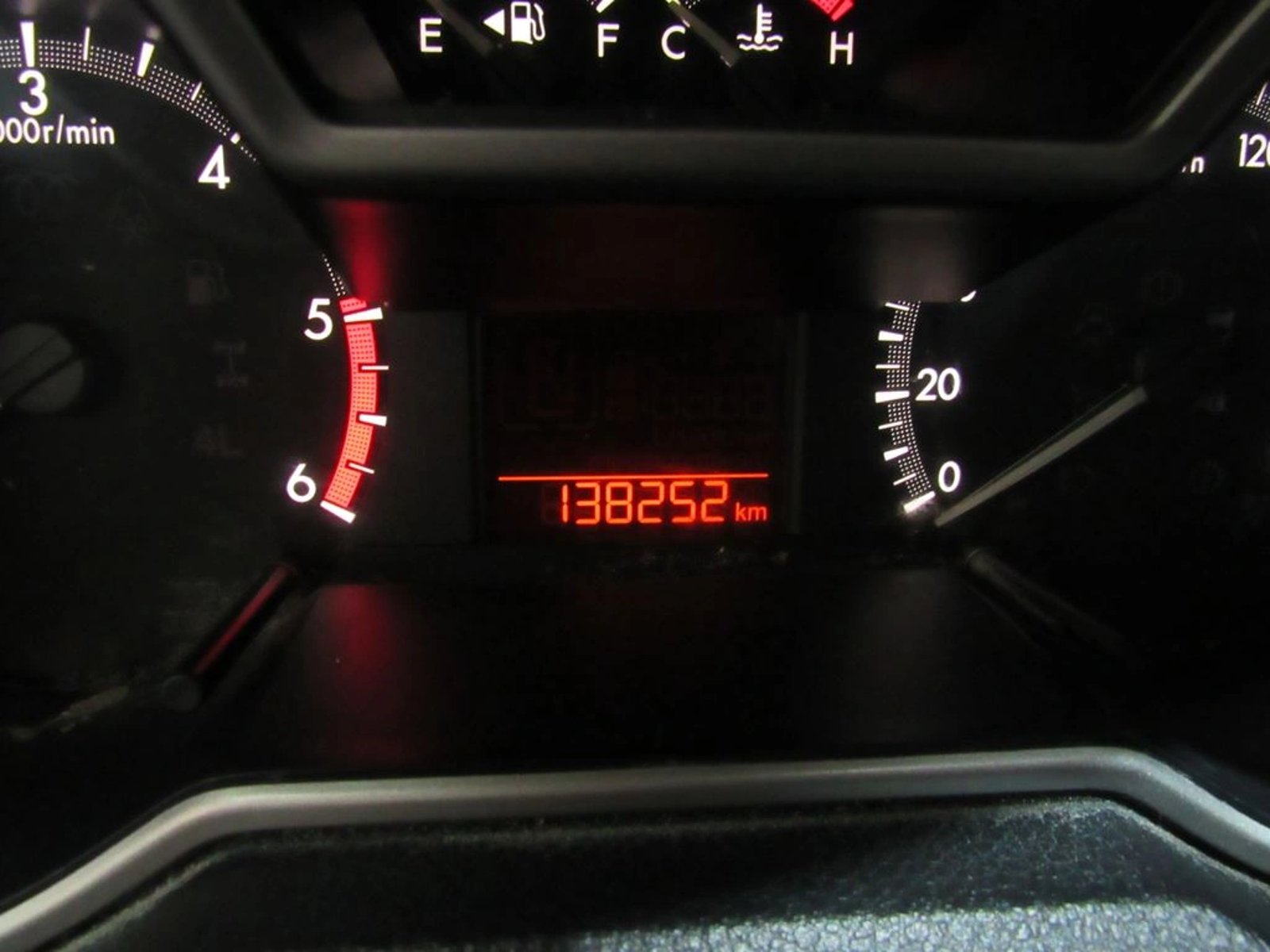 MAZDA BT-50 SDX 4X4 2.2 2017 - Imagen 6 de 7