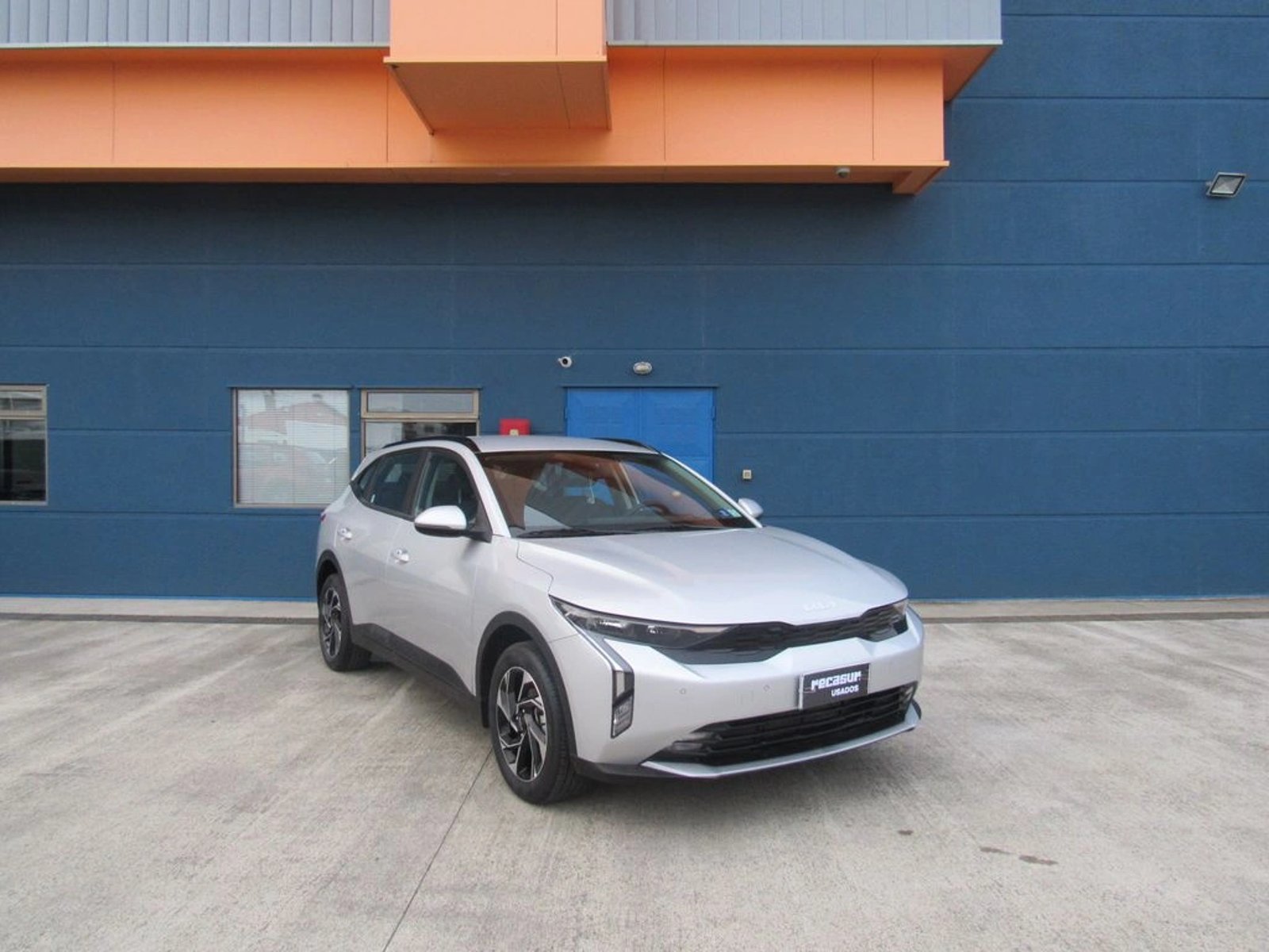 Kia K3 CROSS EX 1,4 2025 - Foto 3 de 19