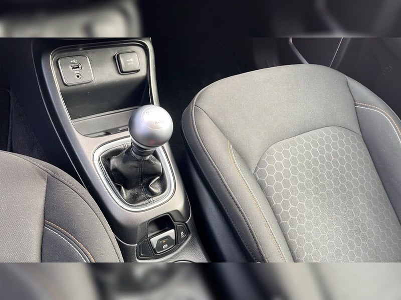 Jeep COMPASS 2.4 SPORT LX FWD 6MT 5P 2018 - Imagen 15 de 20