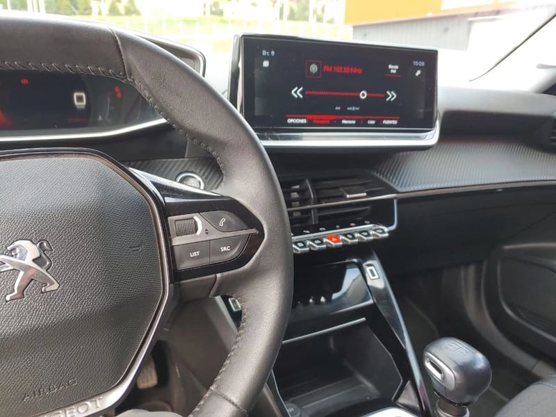 Peugeot 2008 2008 PURETECH 130 1.2 2022 - Imagen 13 de 18